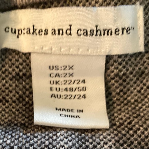 Cupcakes and Cashmere 2x sweater - Picture 3 of 5